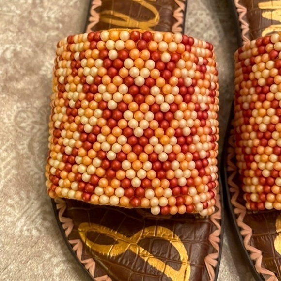 Brand New Sam Edelman Gunner Beaded Slide Sandals in Peach Pearl Wide Strap - Picture 5 of 15